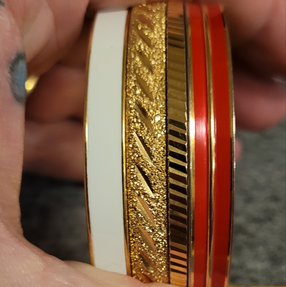 VINTAGE MONET BANGEL BRACELET - Picture 5 of 11